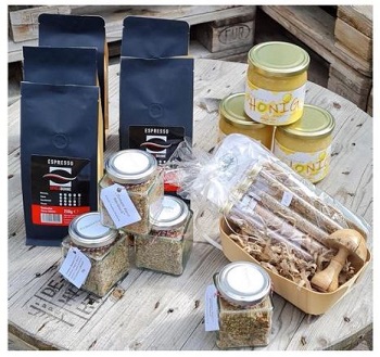 Regionale Spezialitäten wie Marmeladen und Feinkost