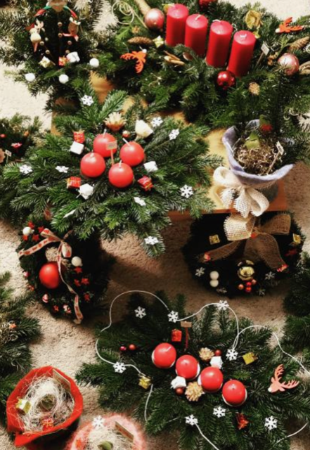 Winterliches Adventsgesteck, -kranz oder Türkranz binden